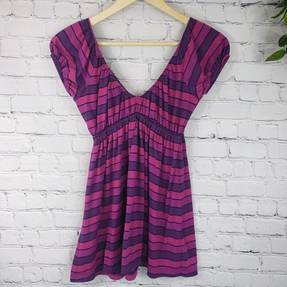 WET SEAL Stretch V-Neck Striped Casual Top Size M - Picture 6 of 8